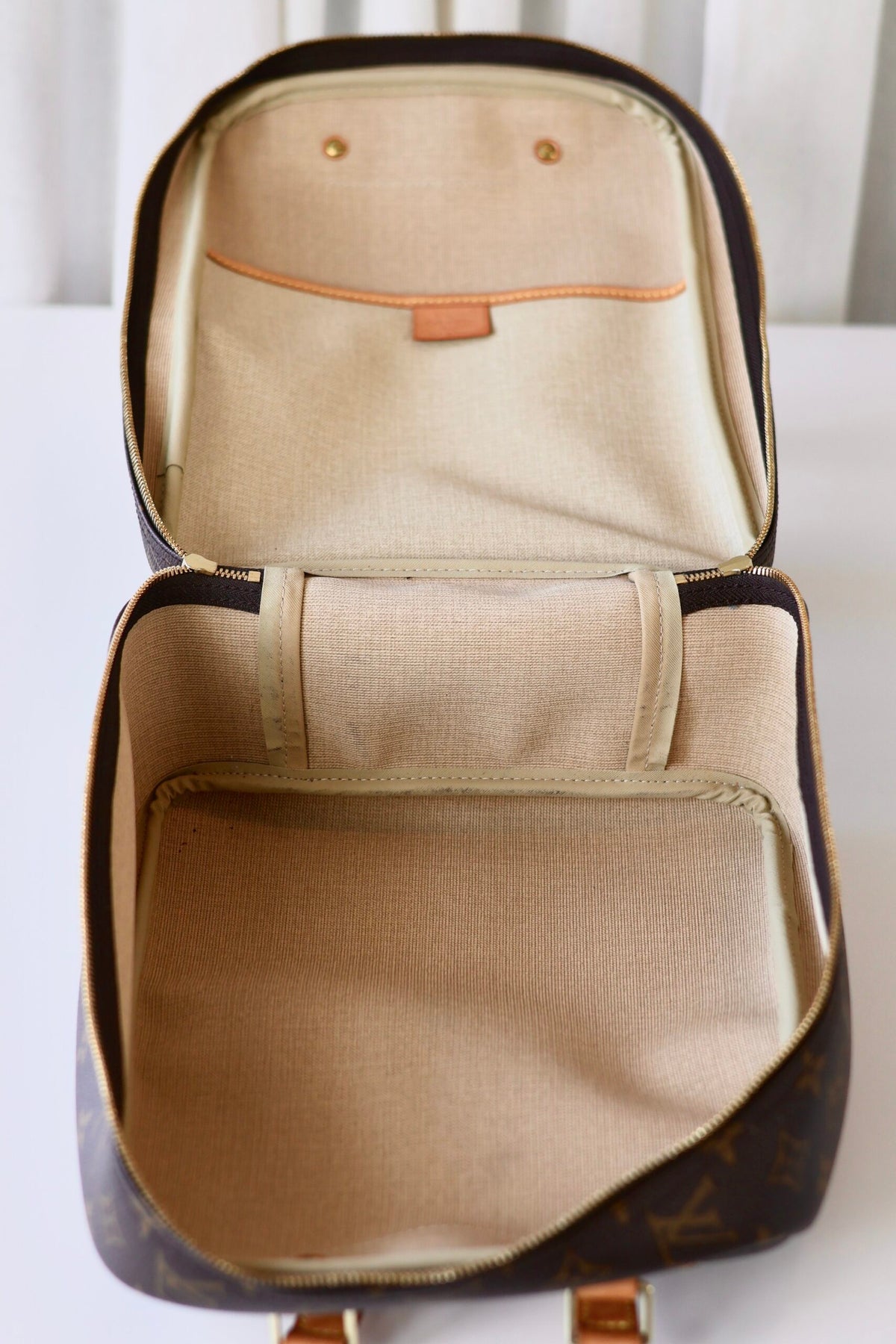 Louis Vuitton Deauville Vertical monogram