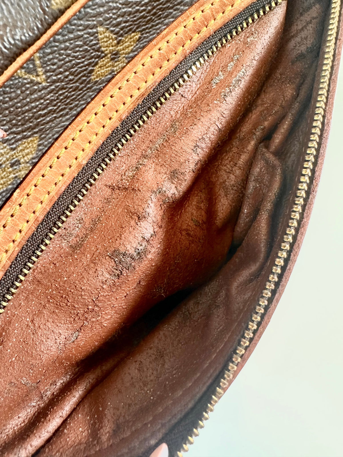 Louis Vuitton Clutch monogram