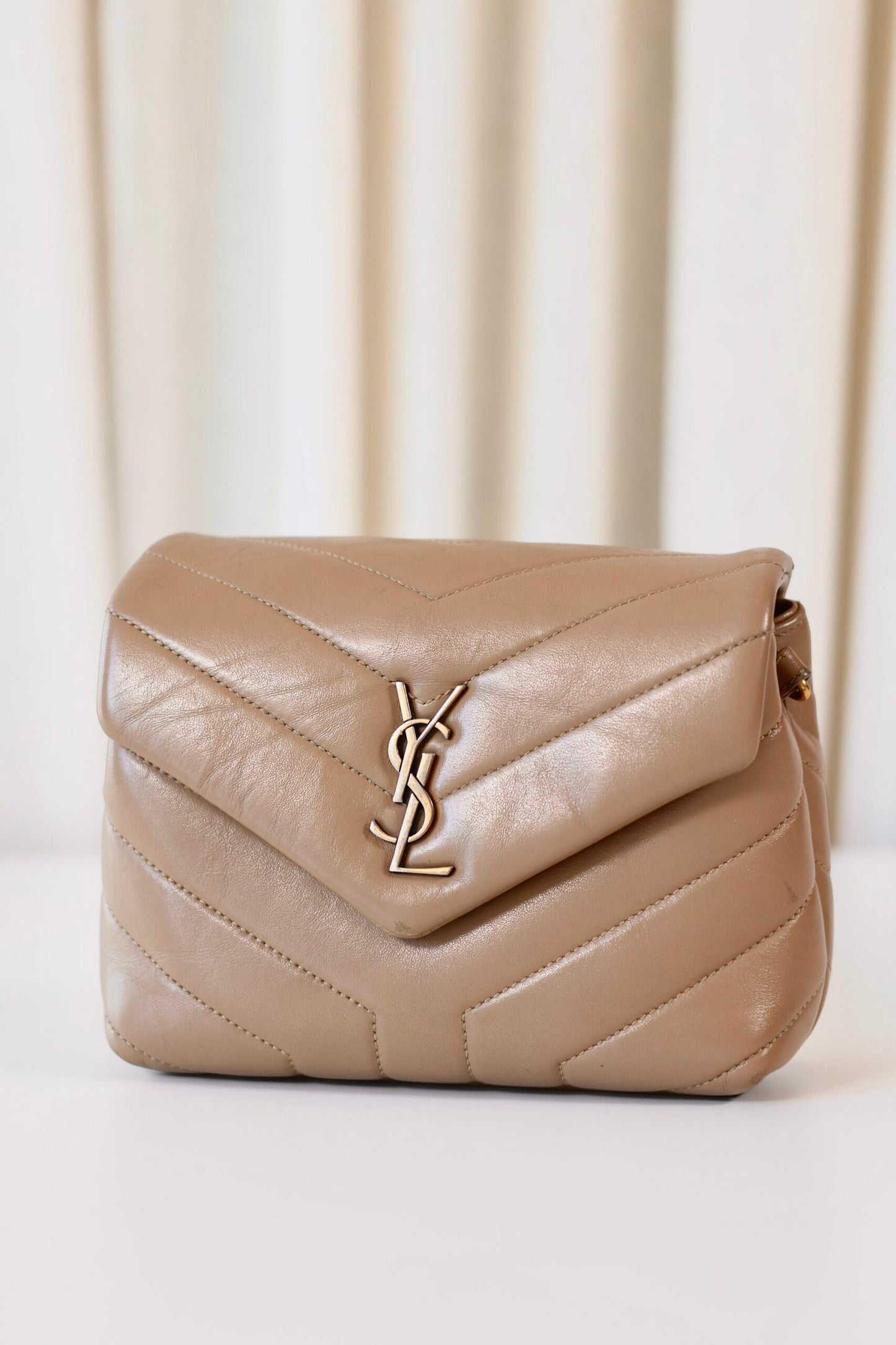 Saint Laurent Loulou Toy beige