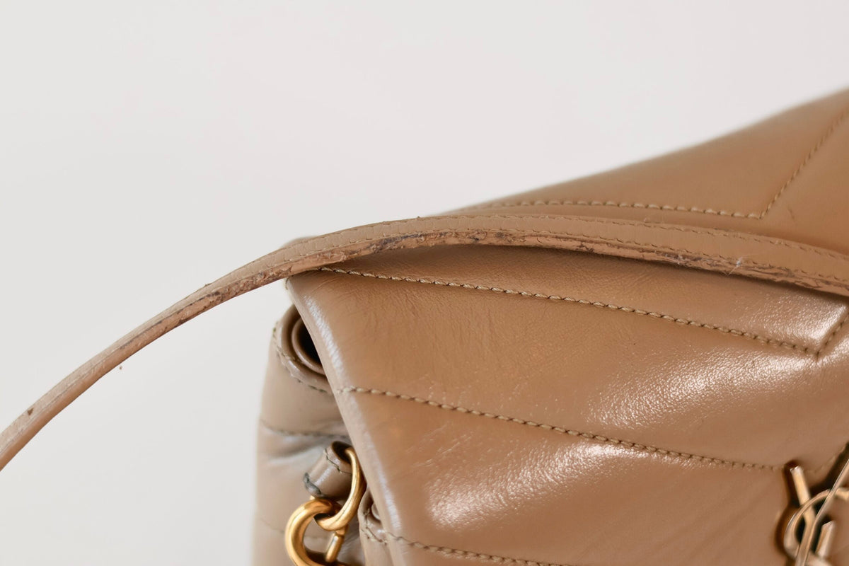 Saint Laurent Loulou Toy beige