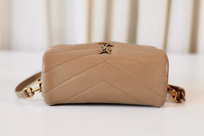 Saint Laurent Loulou Toy beige