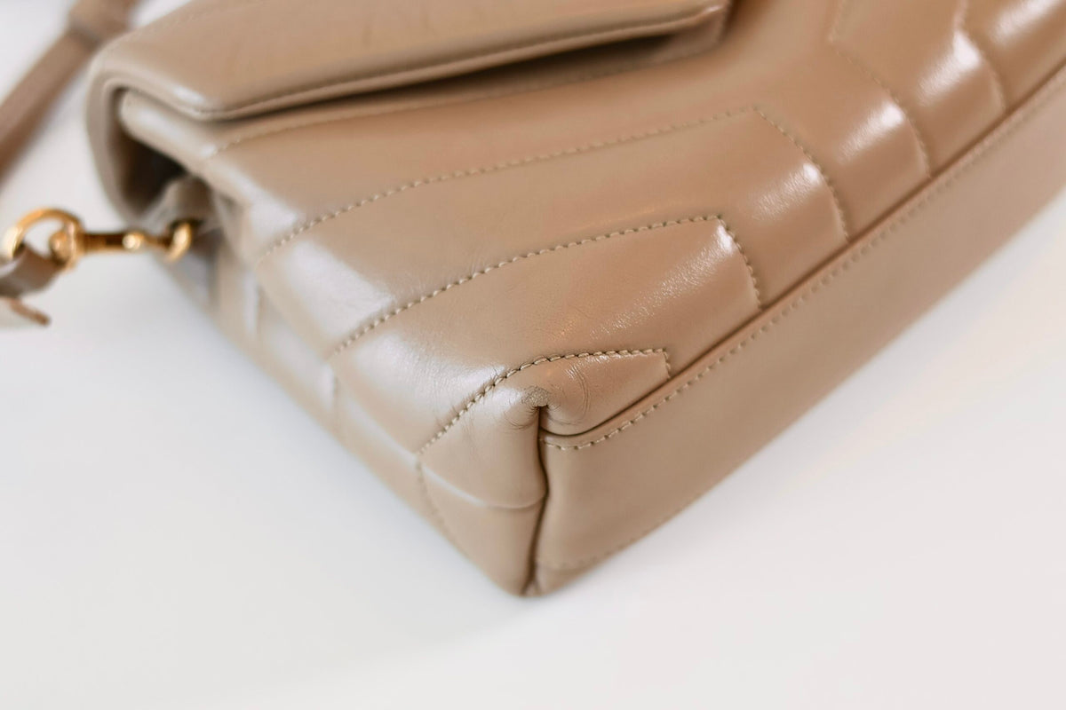 Saint Laurent Loulou Toy beige