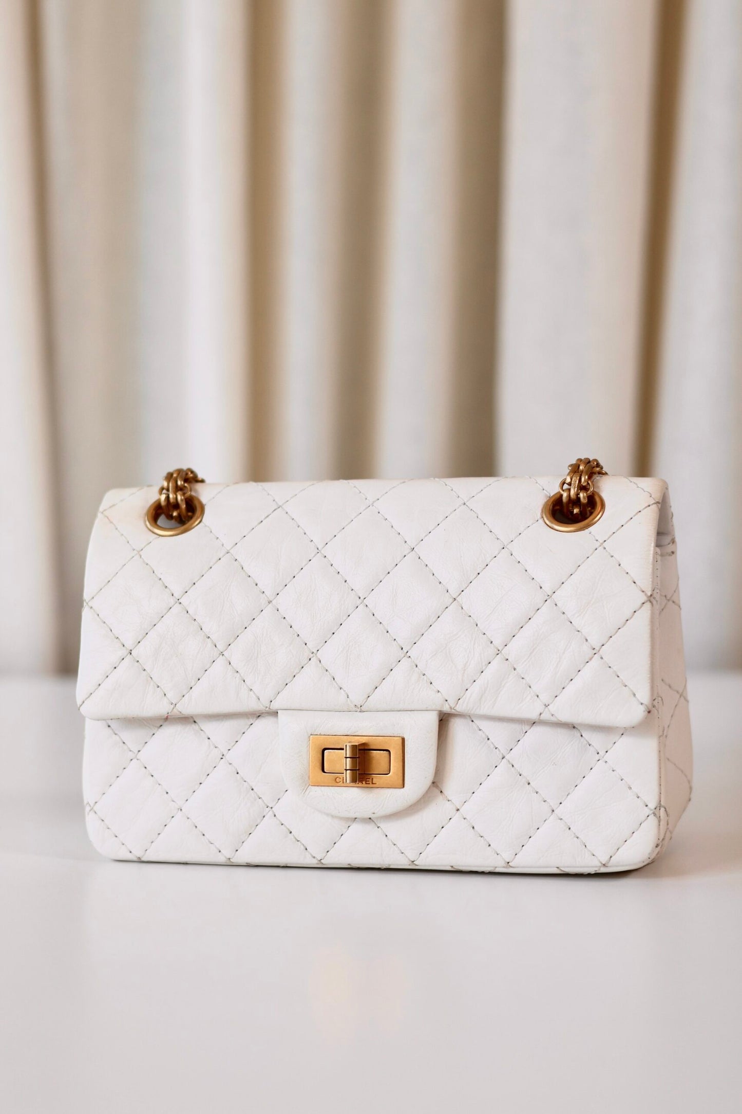 Chanel Reissue 2.55 mini flap bag white