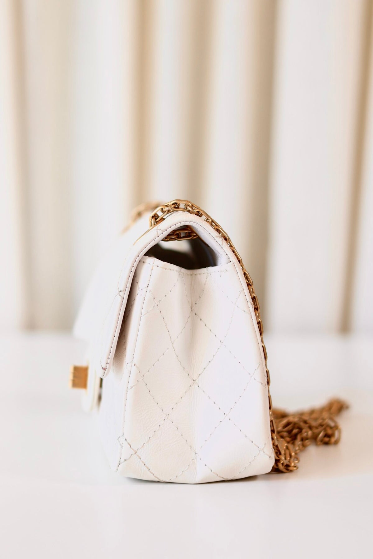 Chanel Reissue 2.55 mini flap bag white