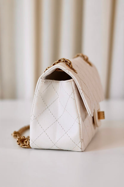 Chanel Reissue 2.55 mini flap bag white