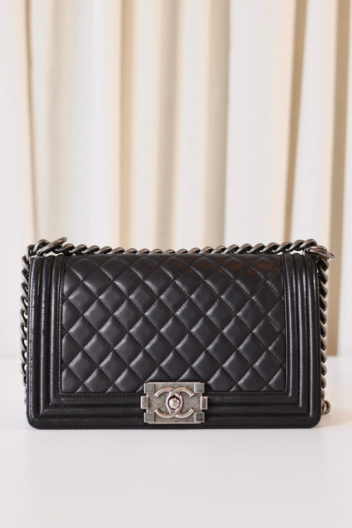 Chanel medium Boy Bag black