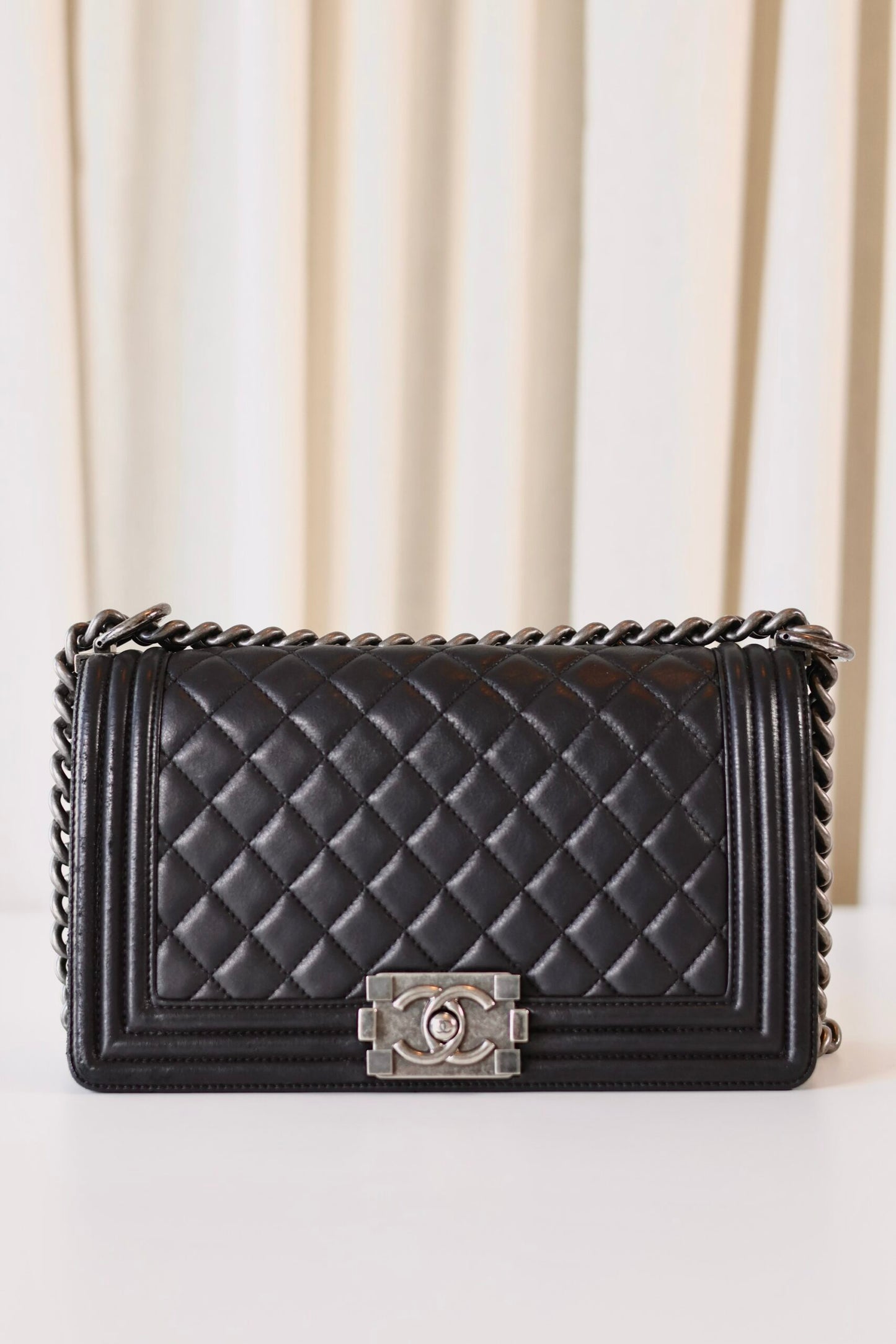 Chanel medium Boy Bag black