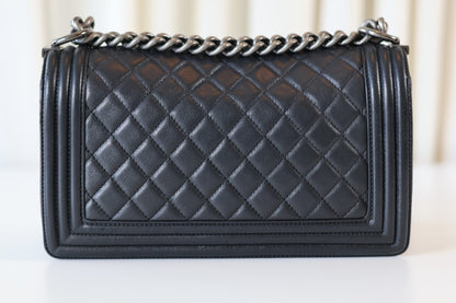 Chanel medium Boy Bag black
