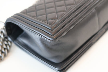 Chanel medium Boy Bag black