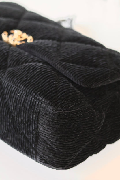 Chanel 19 Jumbo Maxi