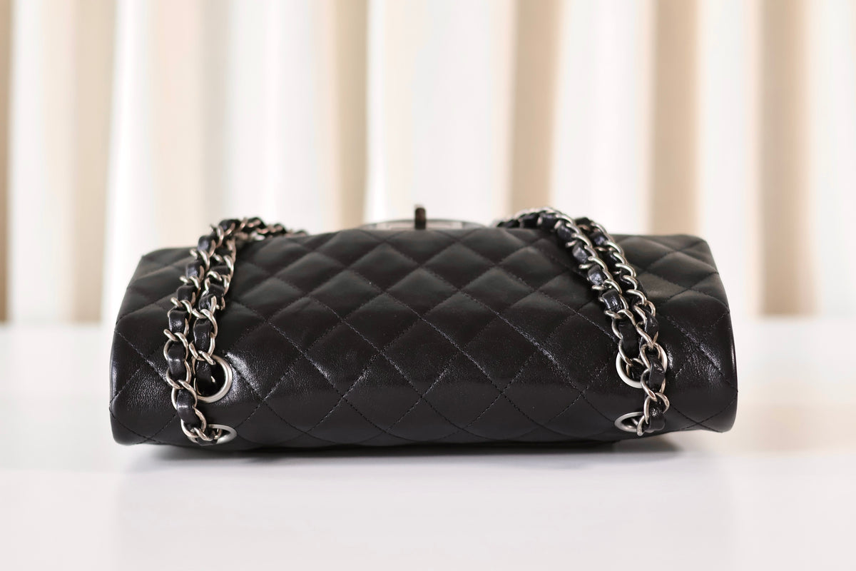 Chanel reissue 2.55