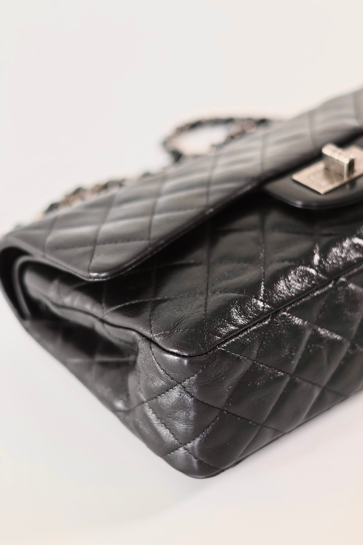 Chanel reissue 2.55