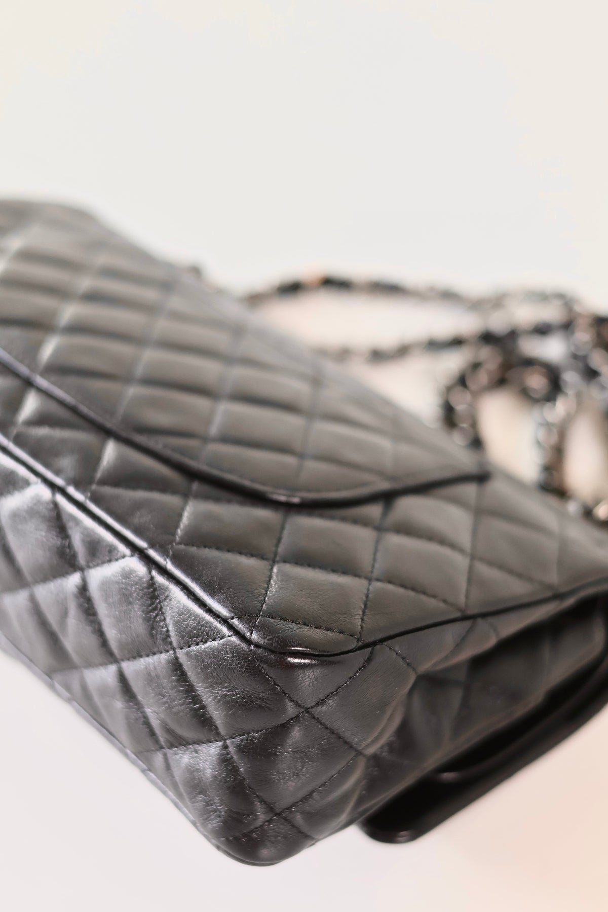 Chanel reissue 2.55