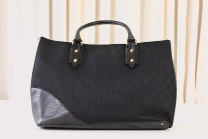 Gucci black horsebit handbag