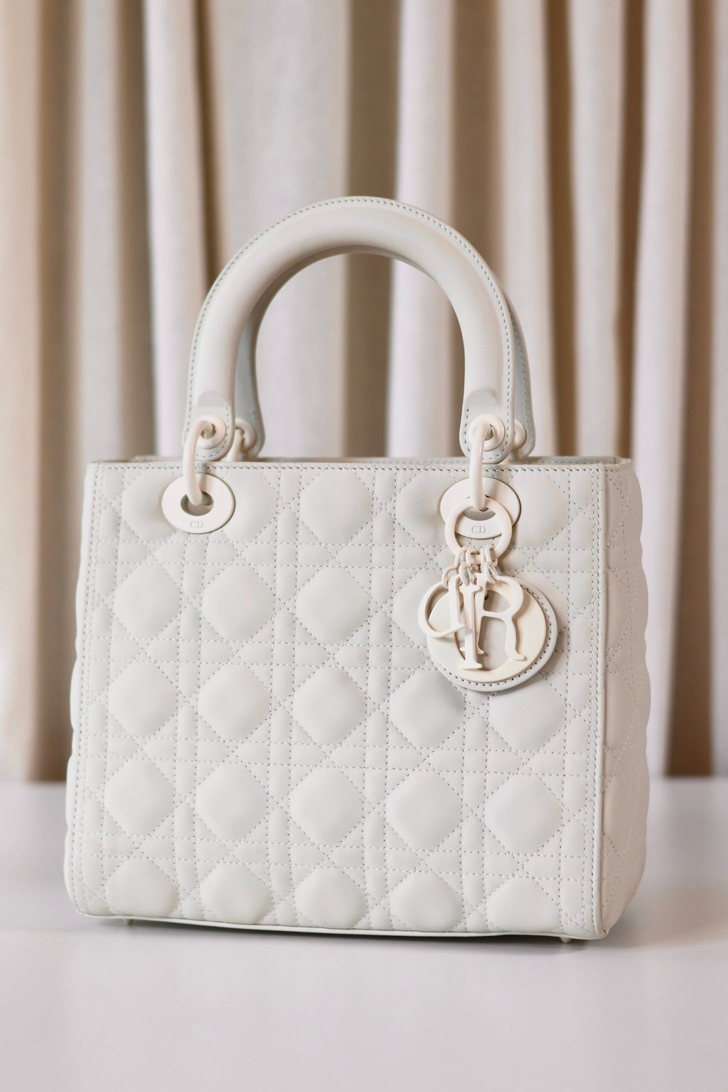 Lady Dior white medium