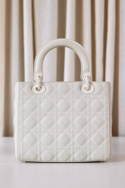 Lady Dior white medium
