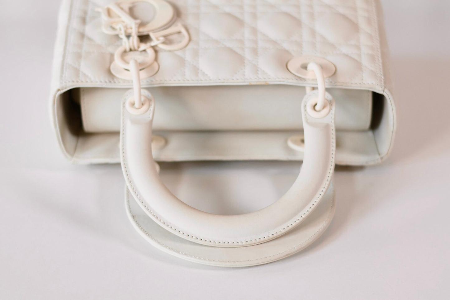 Lady Dior white medium
