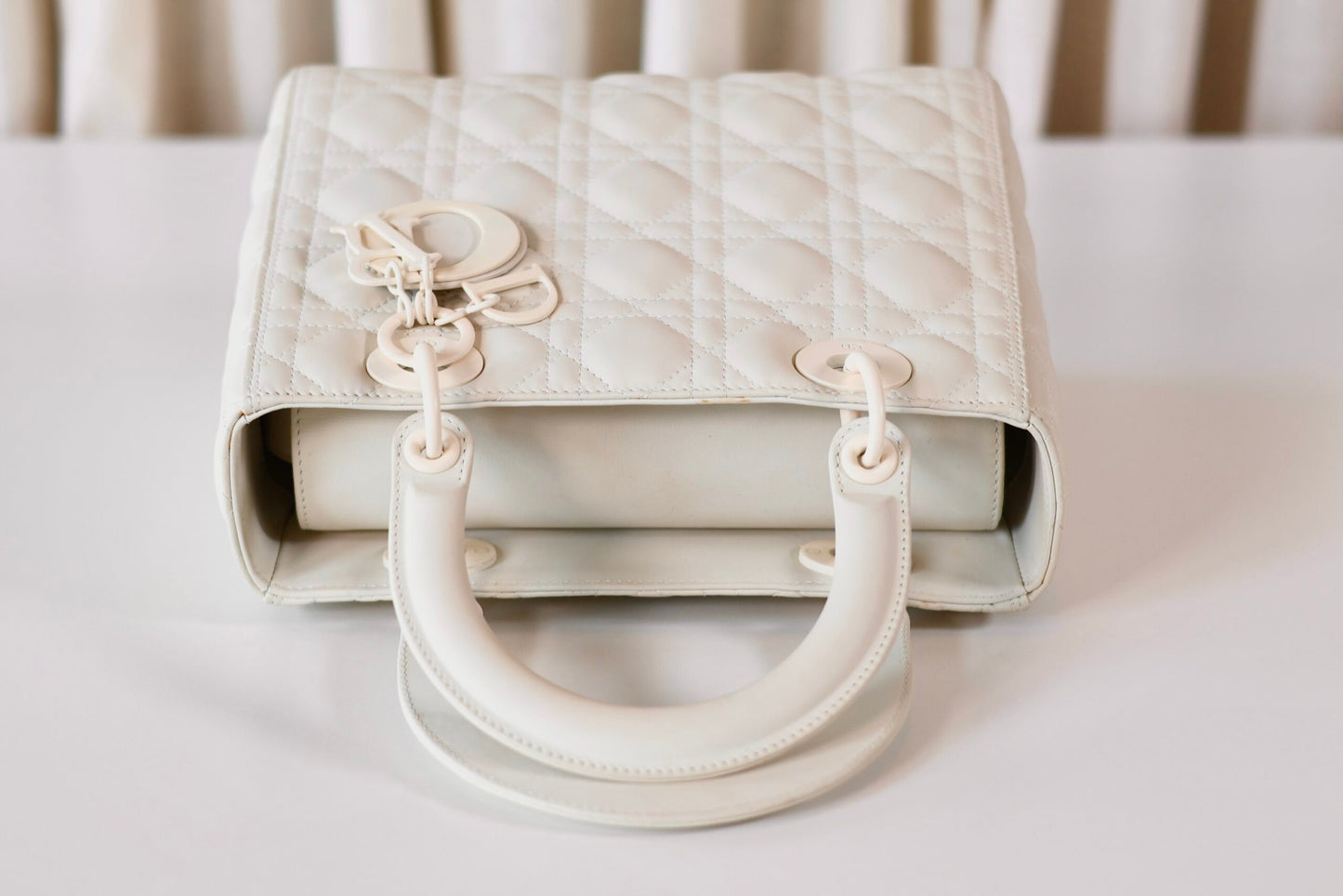 Lady Dior white medium