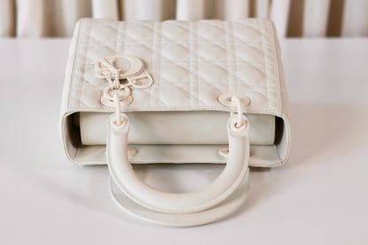 Lady Dior white medium