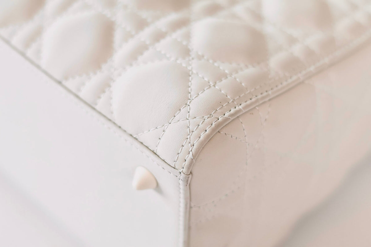 Lady Dior white medium