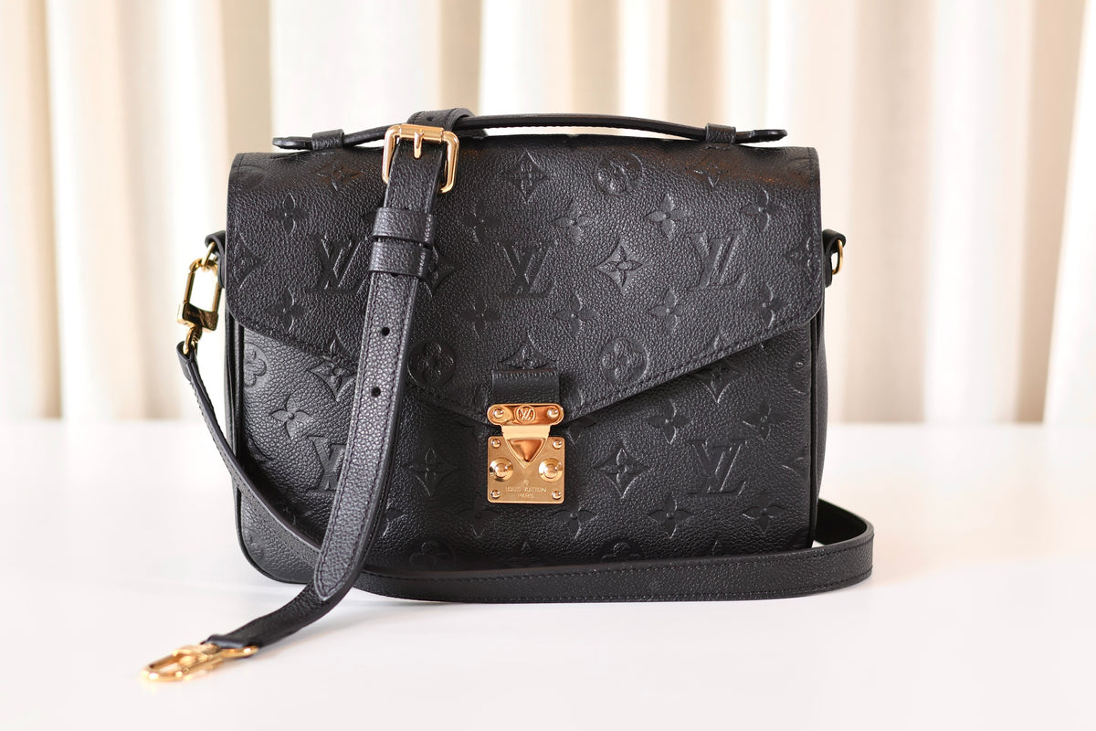 Louis Vuitton Pochette Metis Black