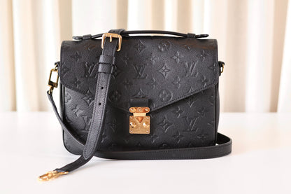 Louis Vuitton Pochette Metis Black
