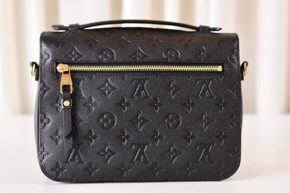 Louis Vuitton Pochette Metis Black