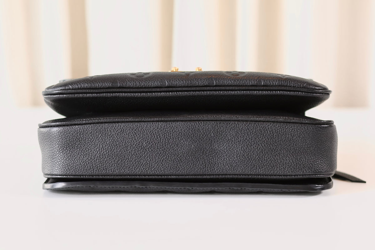 Louis Vuitton Pochette Metis Black