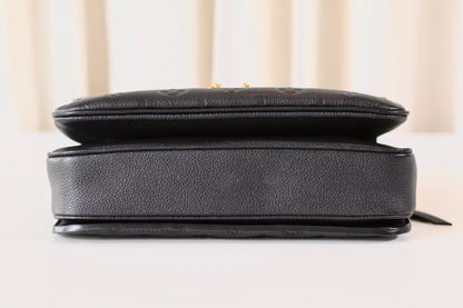 Louis Vuitton Pochette Metis Black
