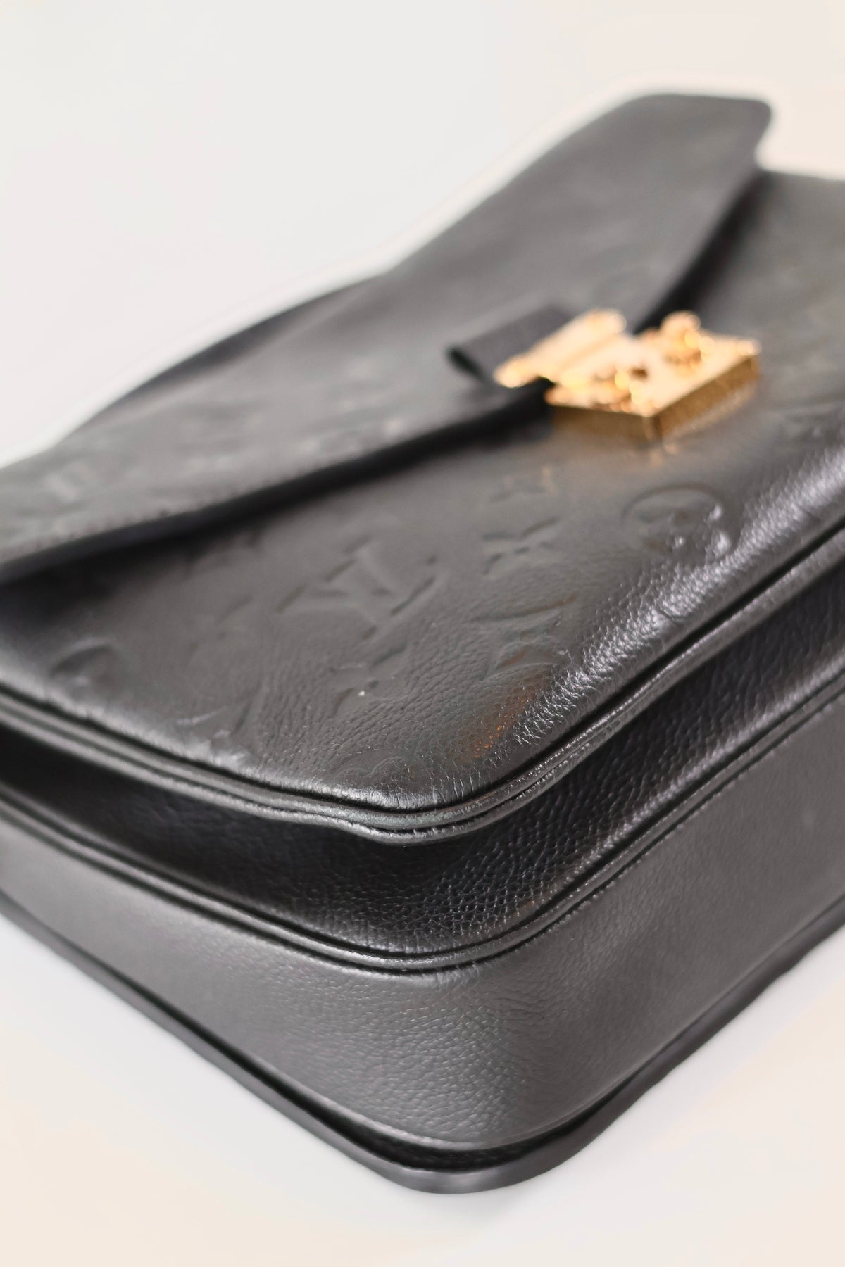 Louis Vuitton Pochette Metis Black