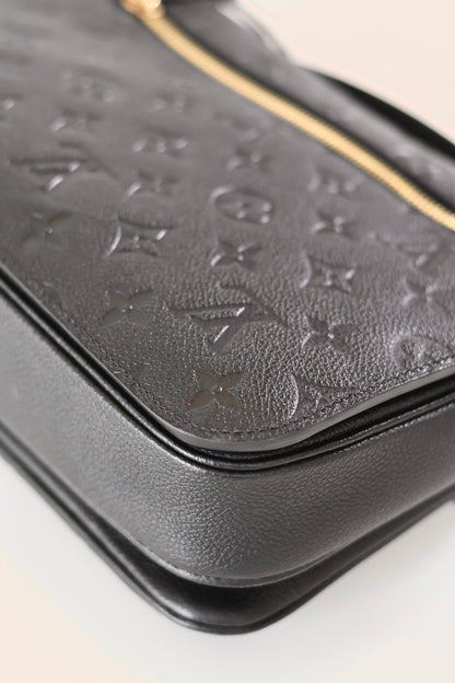 Louis Vuitton Pochette Metis Black