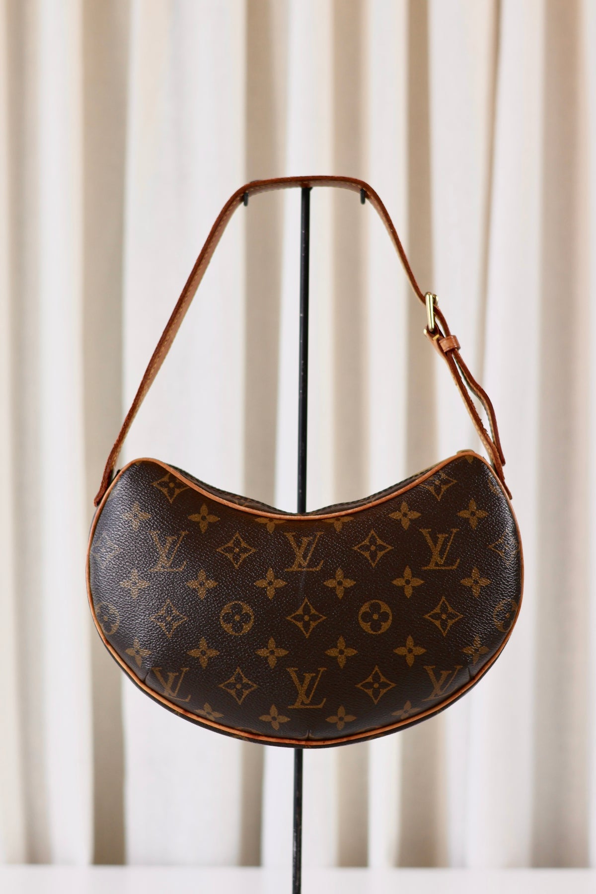 Louis Vuitton Croissant PM