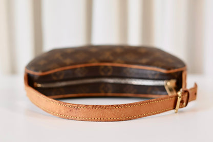 Louis Vuitton Croissant PM