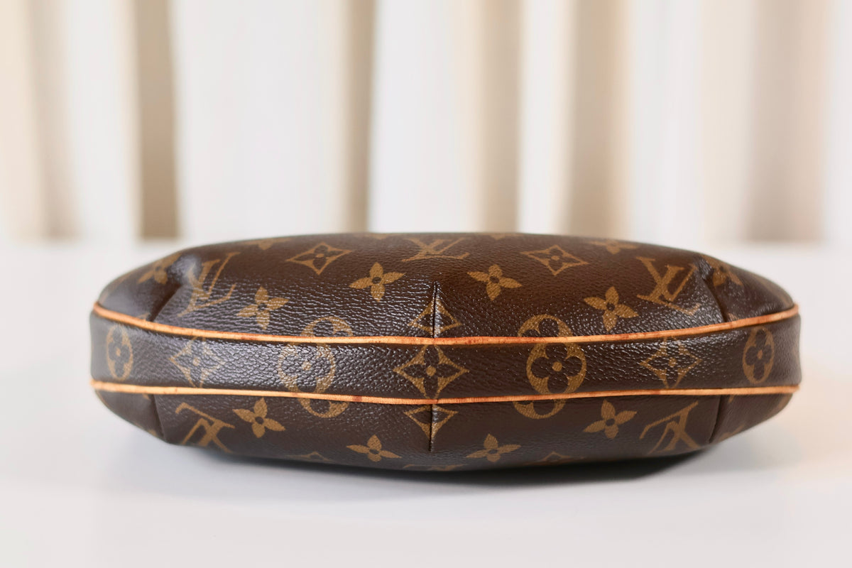 Louis Vuitton Croissant PM