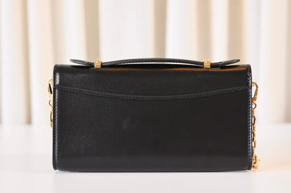 Louis Vuitton Capucines Clutch Black