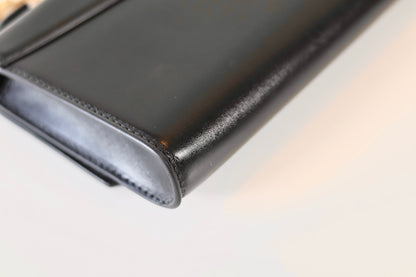Louis Vuitton Capucines Clutch Black