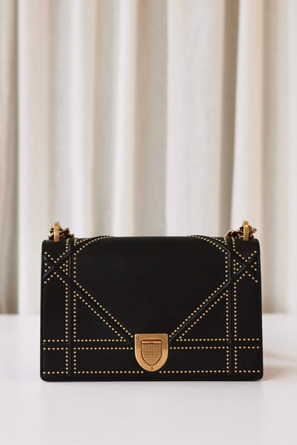 Dior Diorama studs black