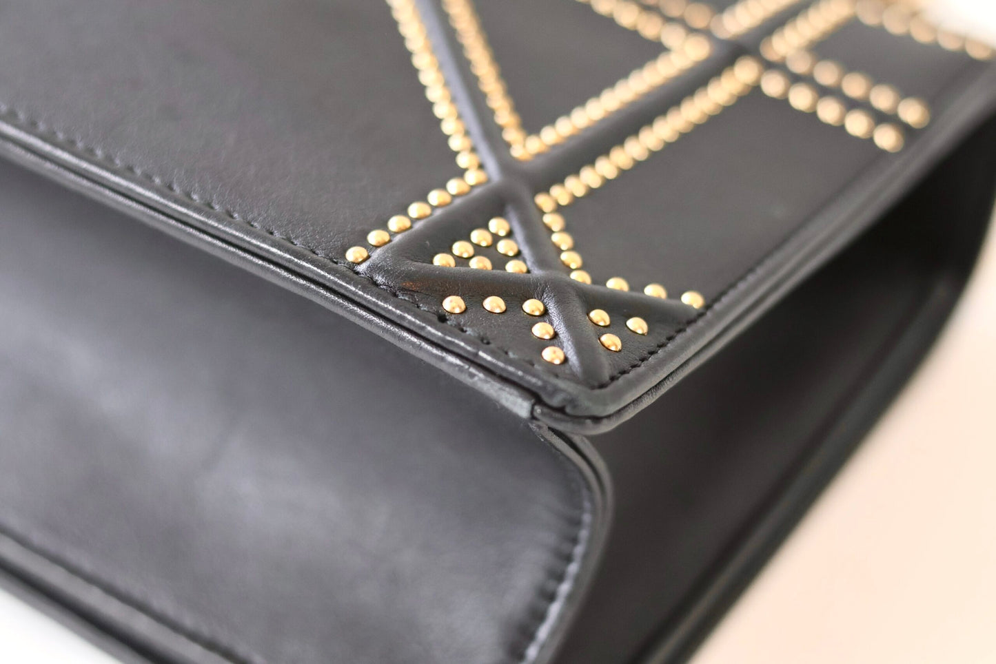 Dior Diorama studs black