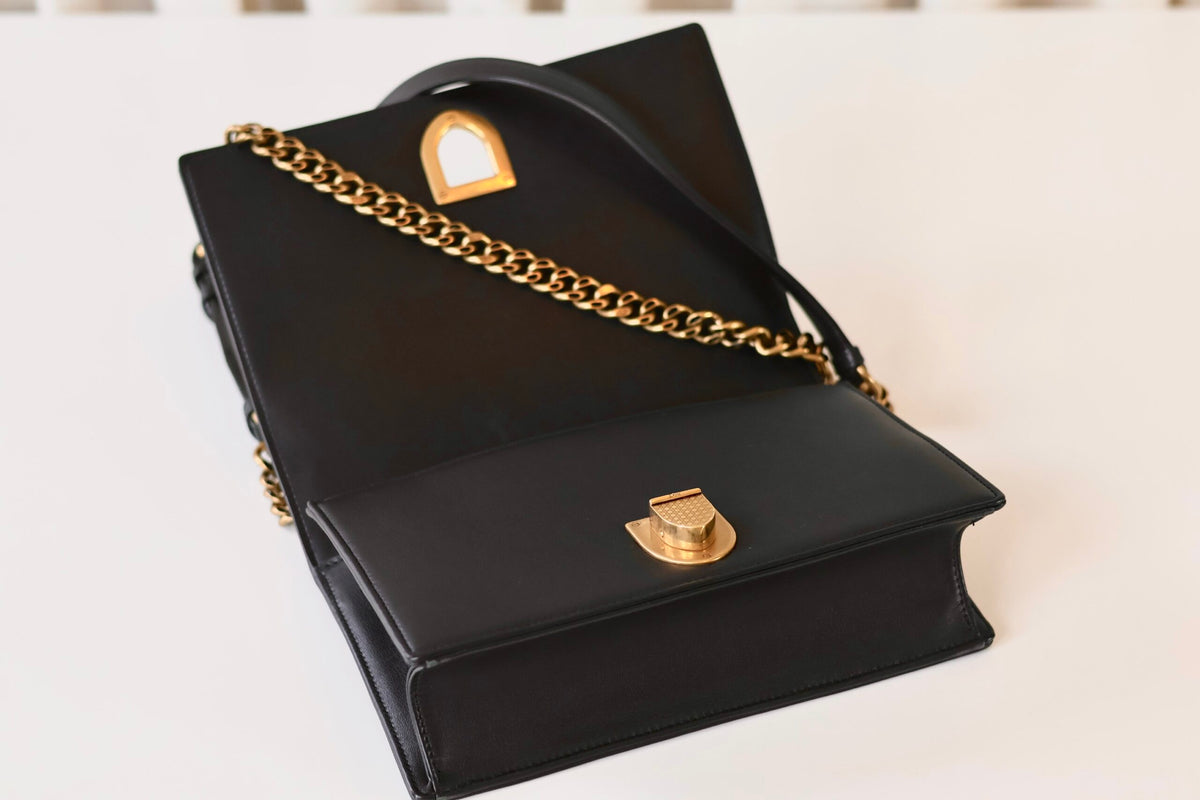 Dior Diorama studs black