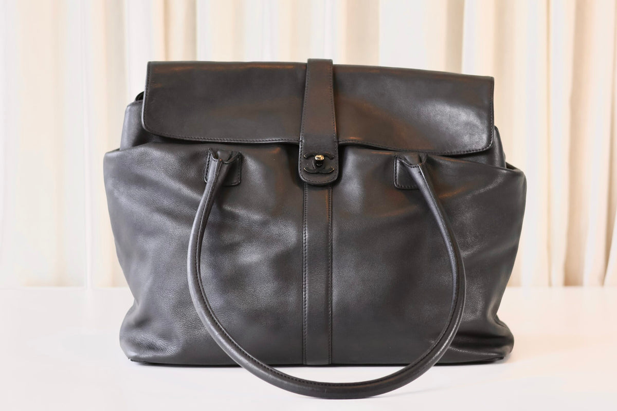 Chanel So Black shoulder bag