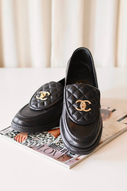 Chanel CC Loafers Black