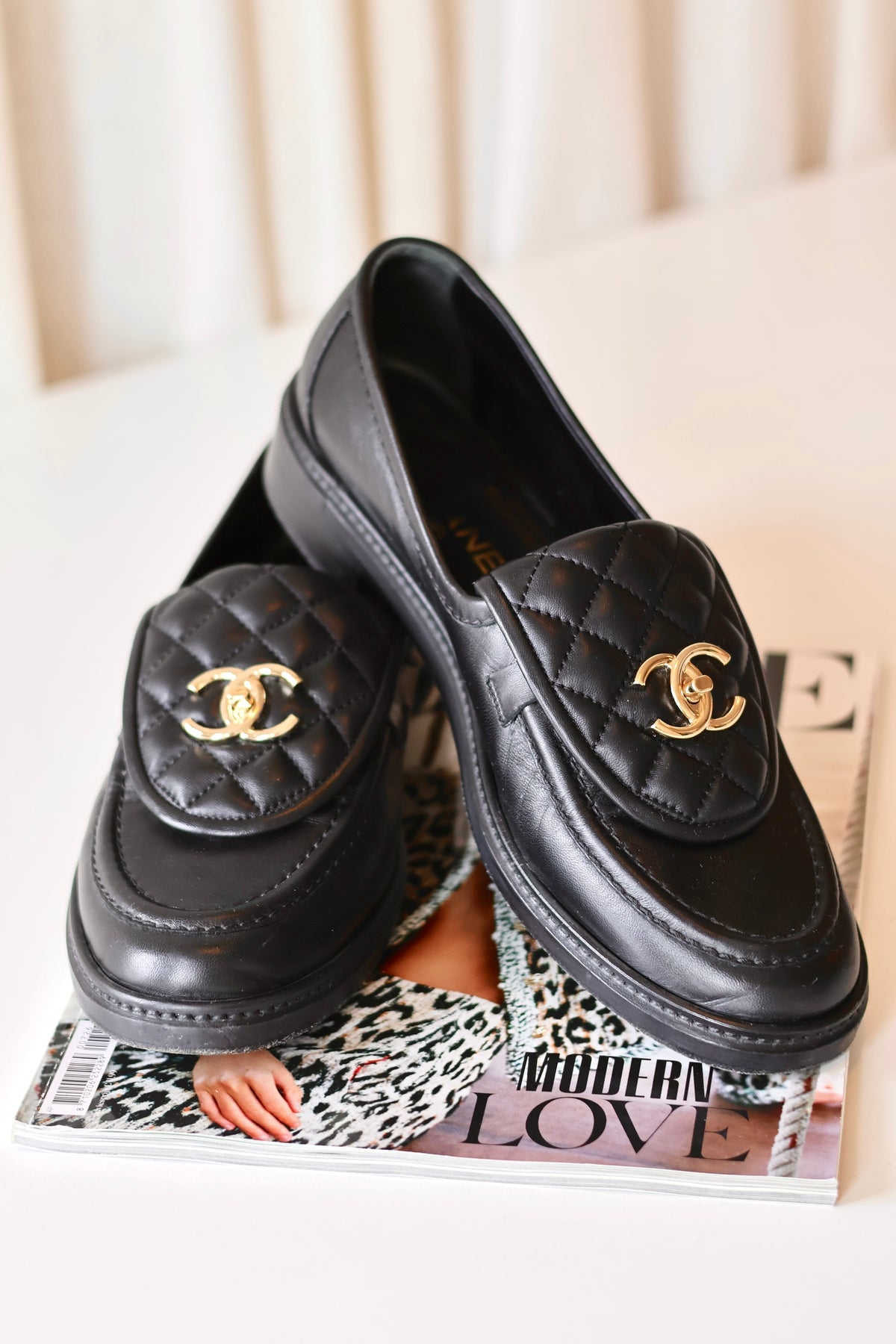 Chanel CC Loafers Black