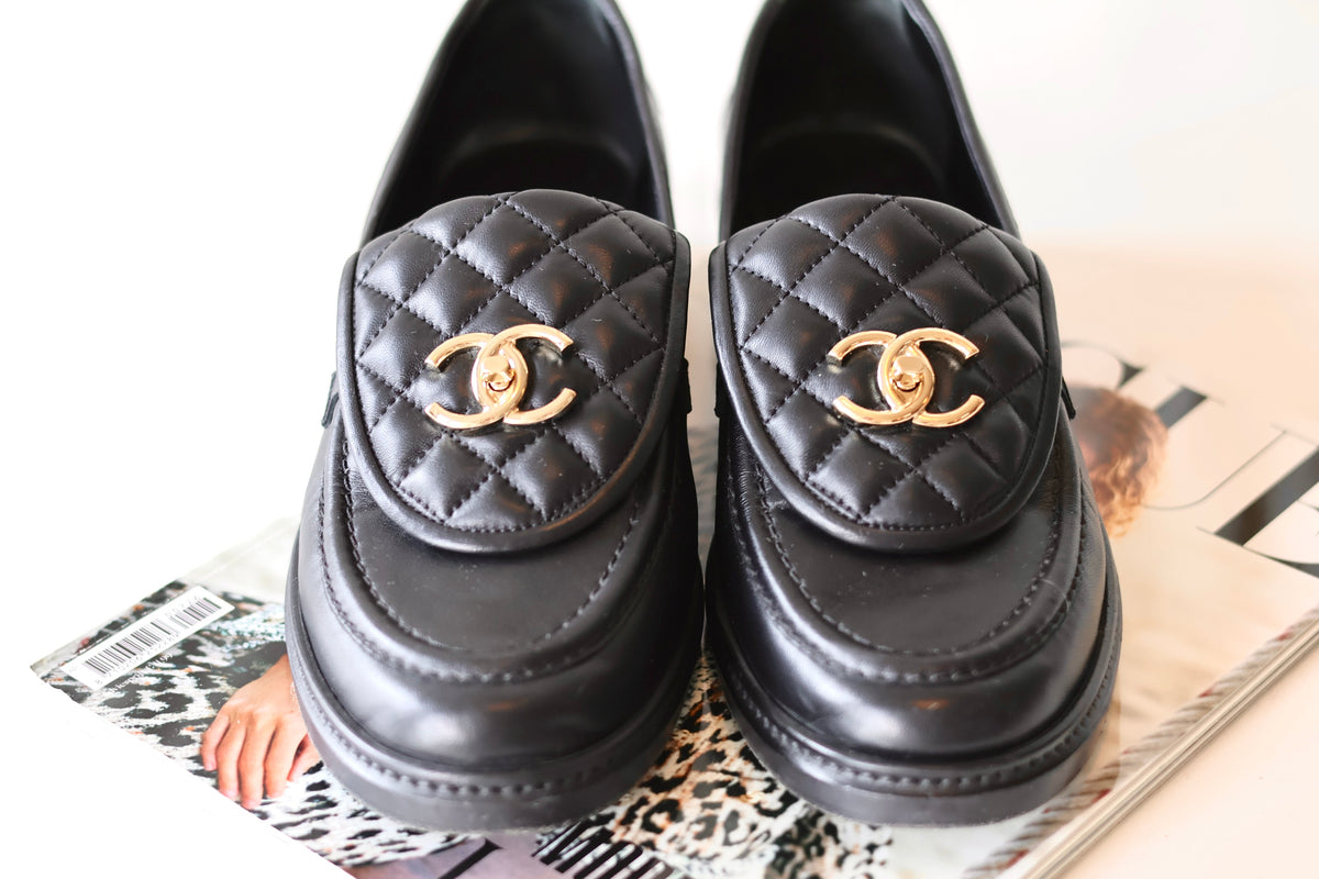 Chanel CC Loafers Black
