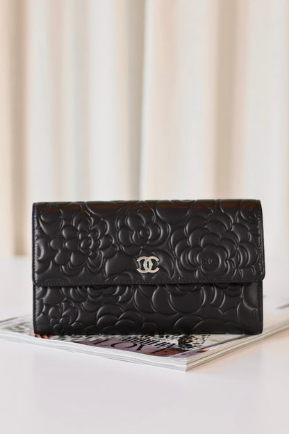 Chanel Camellia Wallet Black