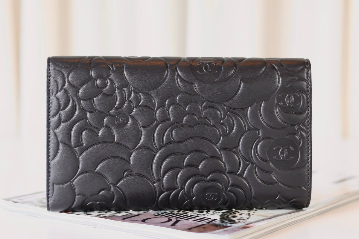Chanel Camellia Wallet Black