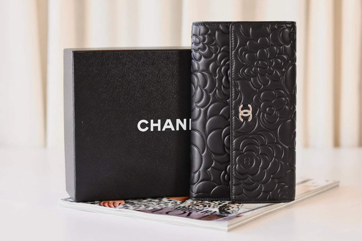 Chanel Camellia Wallet Black