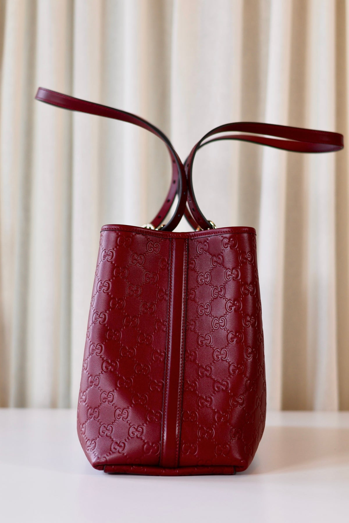 Gucci GG Signature Tote Burgundy