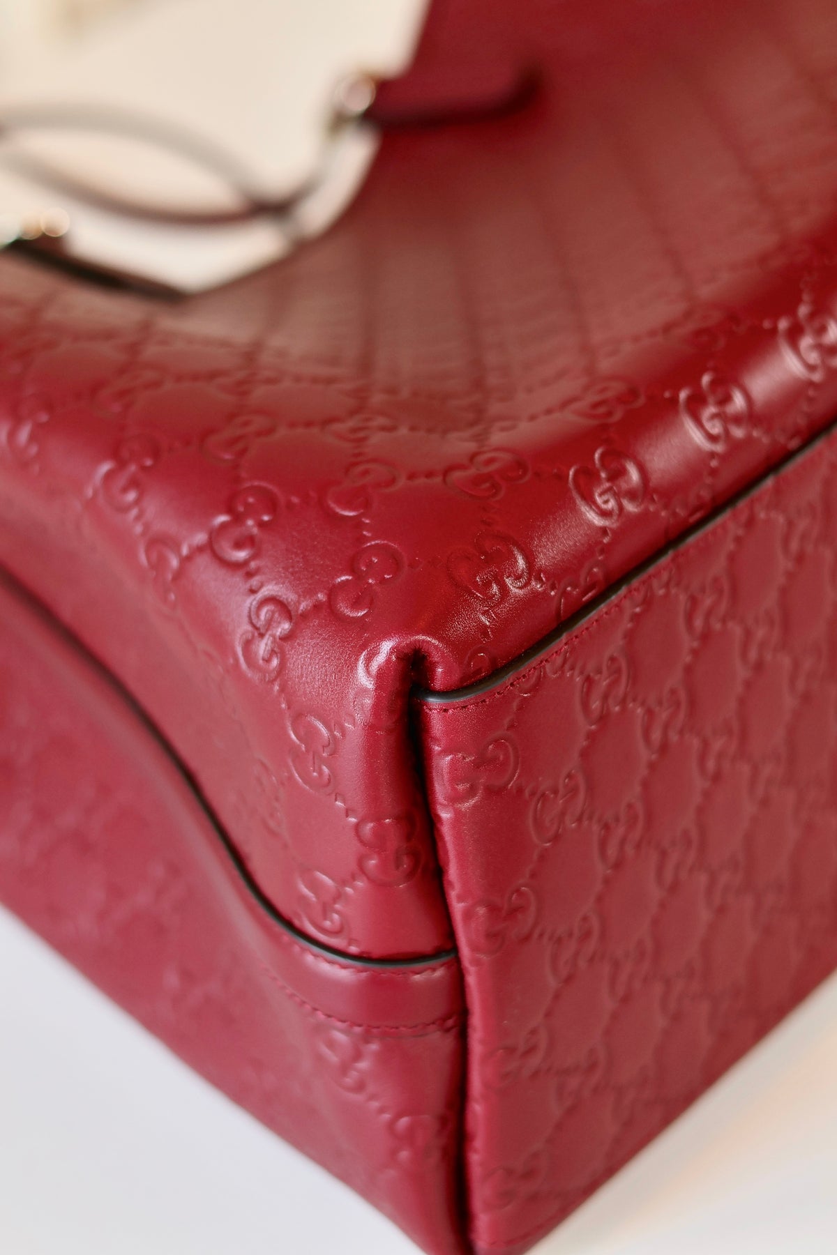 Gucci GG Signature Tote Burgundy