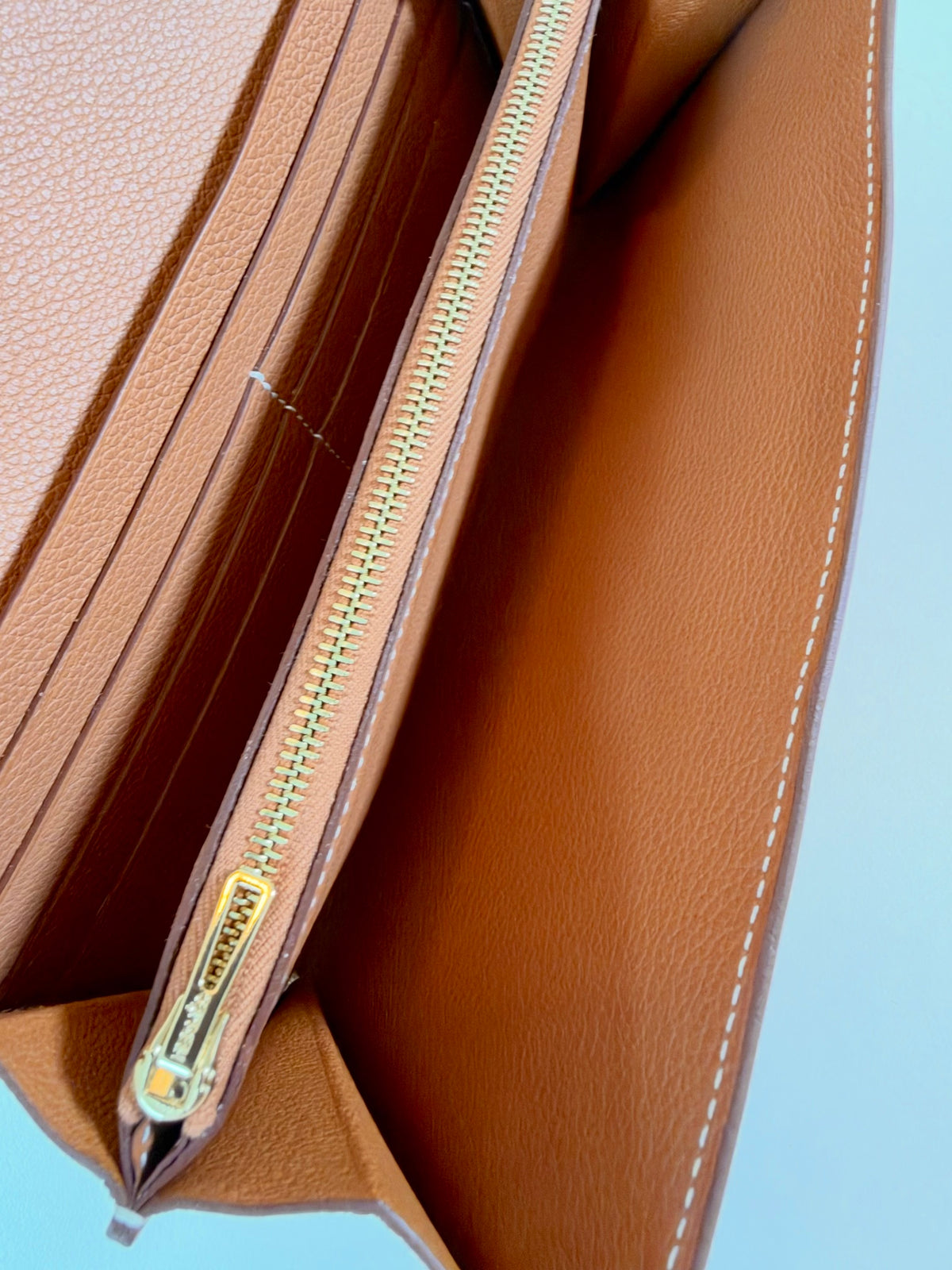 Hermès Constance To Go Gold