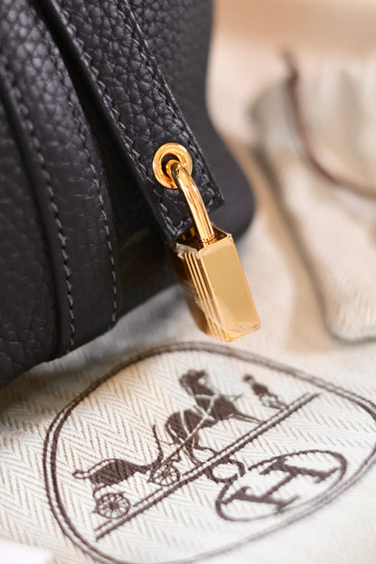 Hermès Picotin 18 Blue Indigo